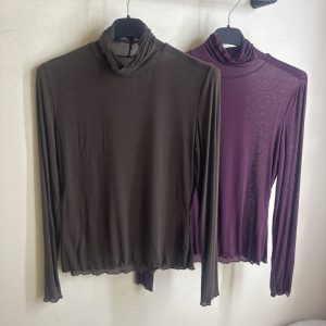 Camiseta Translúcida Cuello Alto