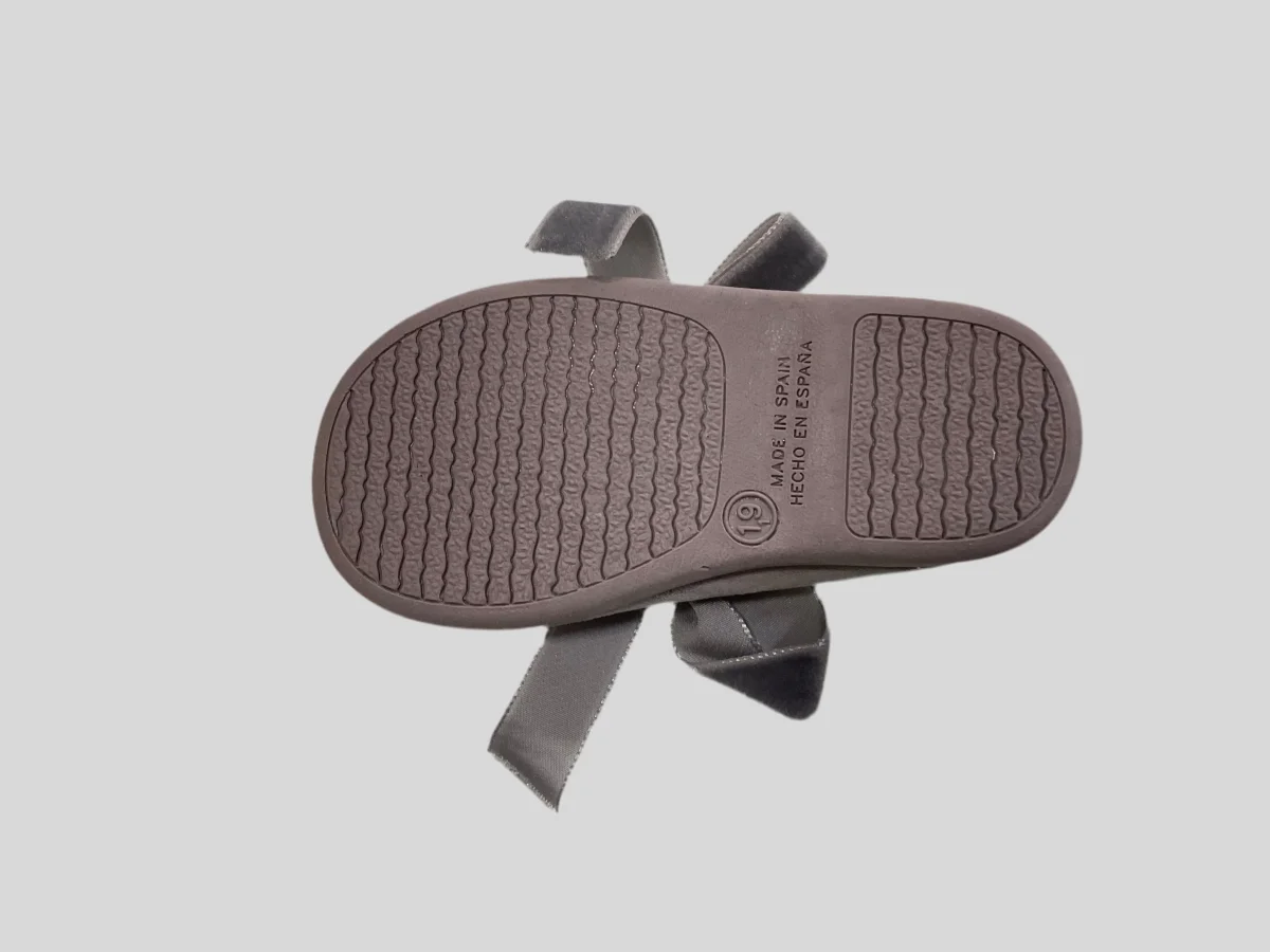 Angelito de lazo, terciopelo picado corazón gris medio - Tokolate - Imagen 4