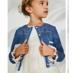 Cazadora denim color azul vaquero con puntillas - Nekenia