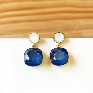 Pendientes Brigitte azul klein y blanco ópalo